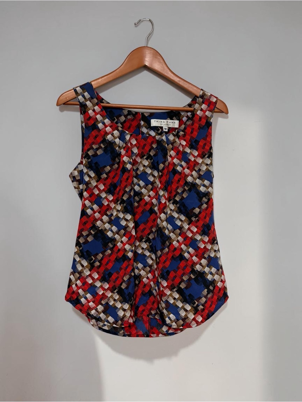 Trina Turk 100% Silk Geometric Plaid Sleeveless Blouse Top Size M Blue Red